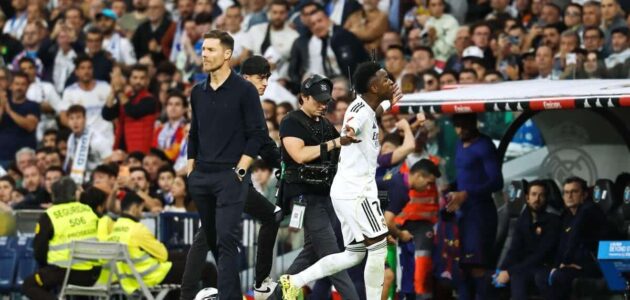 فينيسيوس جونيور: ألونسو وأنشيلوتي يكشفان عن محادثات حاسمة قبل قمة ليفربول وريال مدريد