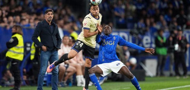 إريك غارسيا يتدرب بقناع واقي: هل يشارك مع برشلونة ضد سيلتا فيغو؟
