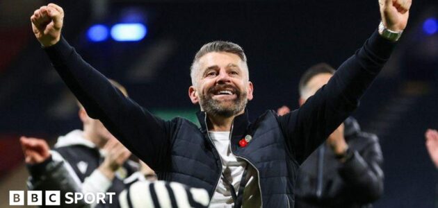 روبنسون يحث سانت ميرين على تجاوز الاحتفالات والتركيز على صعود سلم الدوري الممتاز