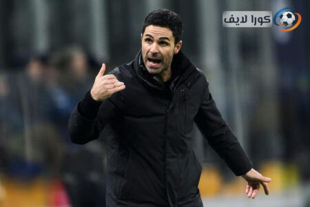 ميكيل أرتيتا يحتفل مع ديكلان رايس وإيبيريتشي إيزي بعد تأهل أرسنال لربع نهائي دوري أبطال أوروبا